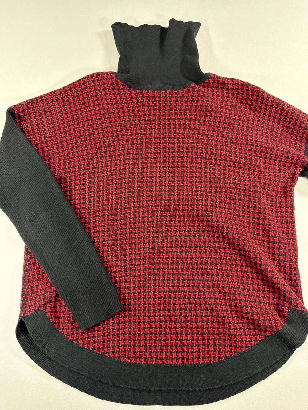 Michael Kors Women's Red Black Houndstooth Turtleneck Sweater Size Medium Holida